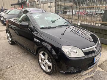 Opel Tigra TwinTop 1.4 16V Sport