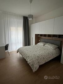 Camera singola solo ragazze lavoratrici