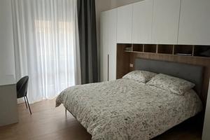 Camera singola solo ragazze lavoratrici