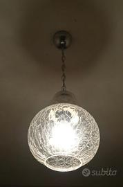 Lampadario a bolla in vetro