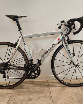 bici in carbonio 