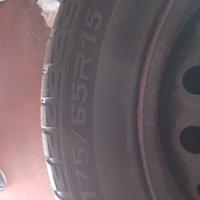 4 gomme invernali con cerchi 20€ cad 175/65/R15