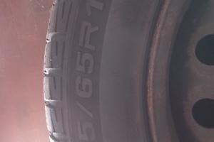 4 gomme invernali con cerchi 20€ cad 175/65/R15