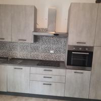 Cucina lineare 330 cm h 240 a induzione