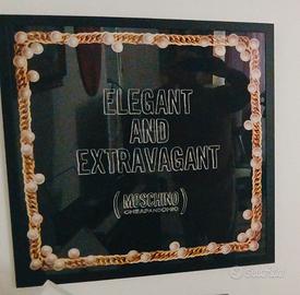 Opera quadro Moschino con cornice