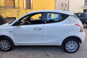 Lancia Ypsilon 2013