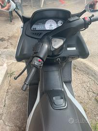 Scooter tmax 530