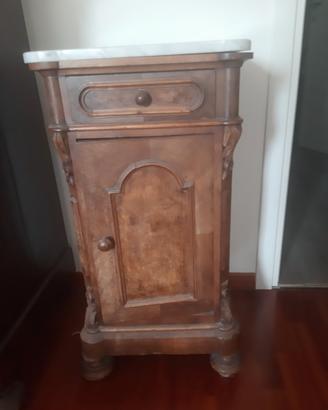 Comodino antico in legno e top in marmo