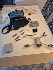DJI Mini 3 con accessori completi