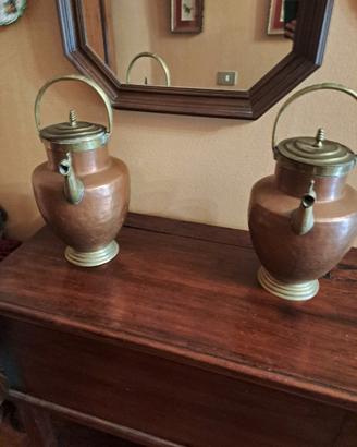 Due brocche in rame vintage