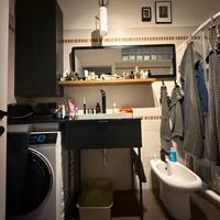 Mobile bagno moderno con lavabo in ceramica