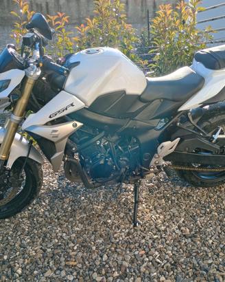 SUZUKI GSR 750 ABS