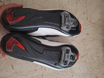 scarpe btwin bianca e rosse per bici da corsa