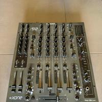 Consolle x traktor, mixer xone92, 2 x1, audio10
