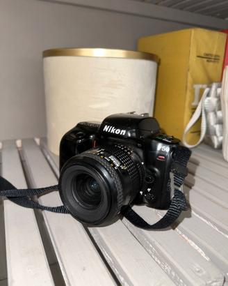 fotocamera professionale Nikon