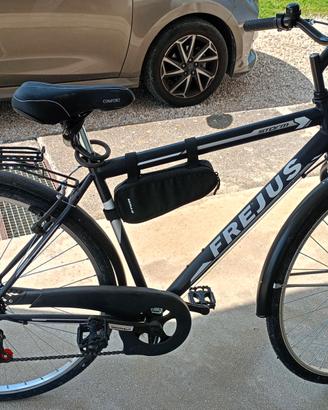 Bici da passeggio usate 2 volte,nuove.
