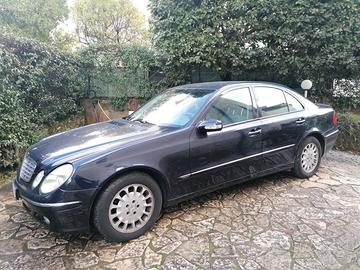 Mercedes Benz E-270 CDI Elegance