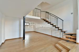 ABITAZIONE CON INGRESSO INDIPENDENTE, AL PIANO TER