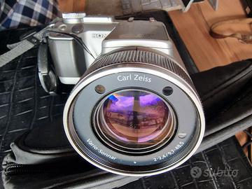 SONY   F717  digital camera E. 60