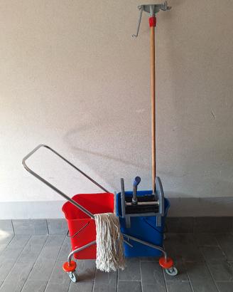secchio lavapavimenti