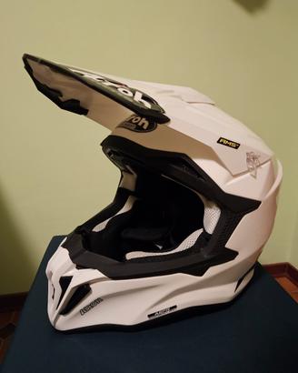 Casco airoh strycker