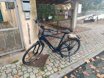 Bici elettrica semi nuova