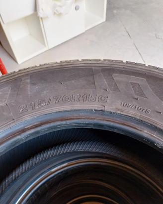 GOMME 215/70/15 Firestone