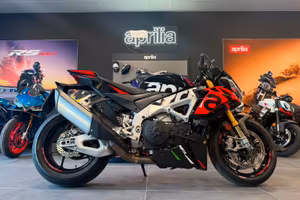 Aprilia Tuono V4 1100 Factory