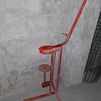 Tappatrice a leva per tappi di sughero 