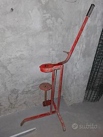 Tappatrice a leva per tappi di sughero 