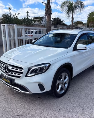 MERCEDES GLA 180 PREMIUM AUTOMATIC BENZINA FULL