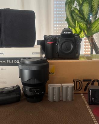 Nikon D700 con Battery Grip + Sigma Art 85