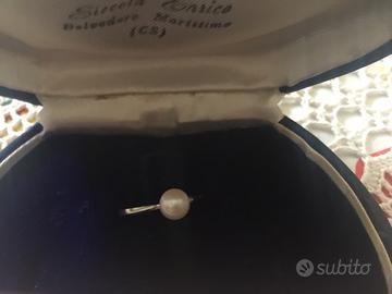 Anello oro bianco 18 ct con perla coltivata