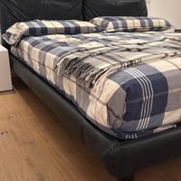 Letto in pelle