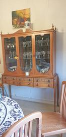 credenza vetrina con ante e cassetti
