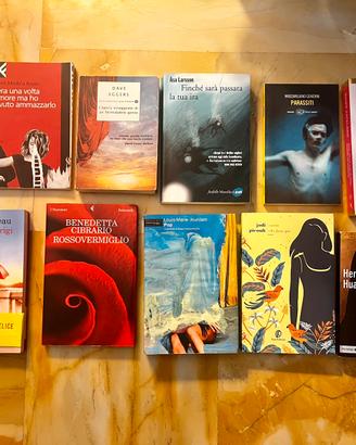 Libri romanzi manuali poesie