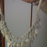 Collana di conchiglie fatta a mano