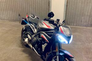 Triumph Street Triple RS 765