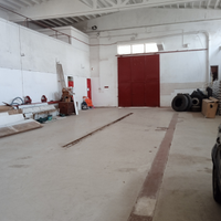 Capannone di mq 450 con ampio parcheggio