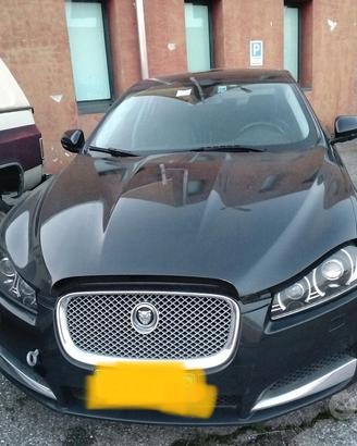 Jaguar XF 2012 3.0td fusa demolita per ricambi