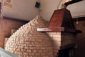 Pizzeria con mura di proprietà -circa 60mq- Borgo
