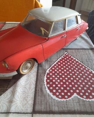 automodello anni 60 da collezione.
