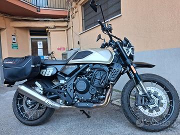 Moto Brixton 500 XC Crossfire