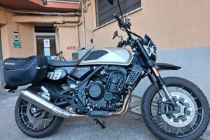 Moto Brixton 500 XC Crossfire