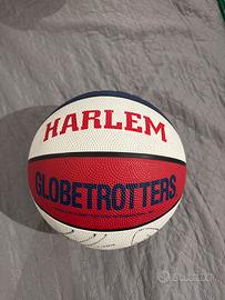 Pallone Harlem Globetrotters Baden autografato