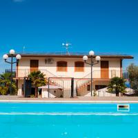 Panoramic house with large swimming pool