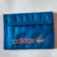 Adidas portafoglio morbido blu con scritta rosso