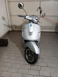 Piaggio Vespa 300 70° Anniversario