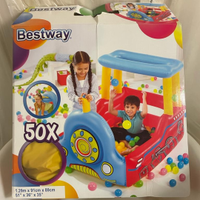 Locomotiva BESTWAY gonfiabile con palline