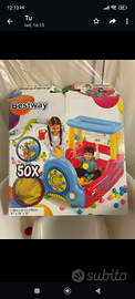 Locomotiva BESTWAY gonfiabile con palline